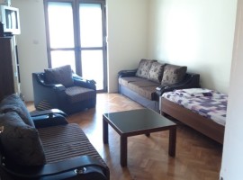 Baošići-Jednosoban stan blizu mora u izuzetno lijepom ambijentu-52m2-1.300eur/m2